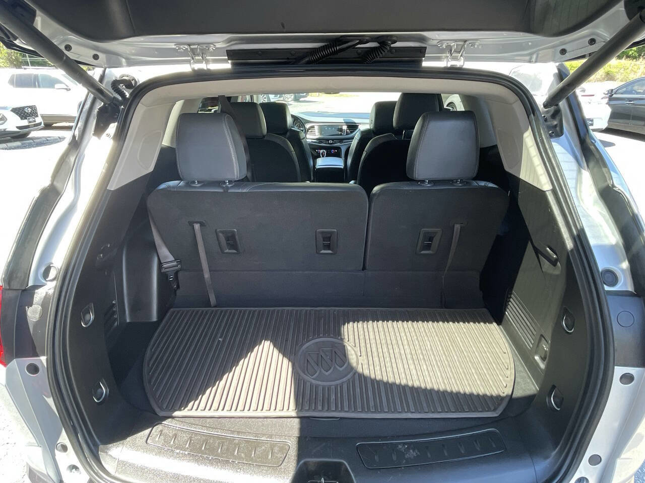 Used 2020 Buick Enclave Essence w/ Sound and Sites Package FWD image 8
