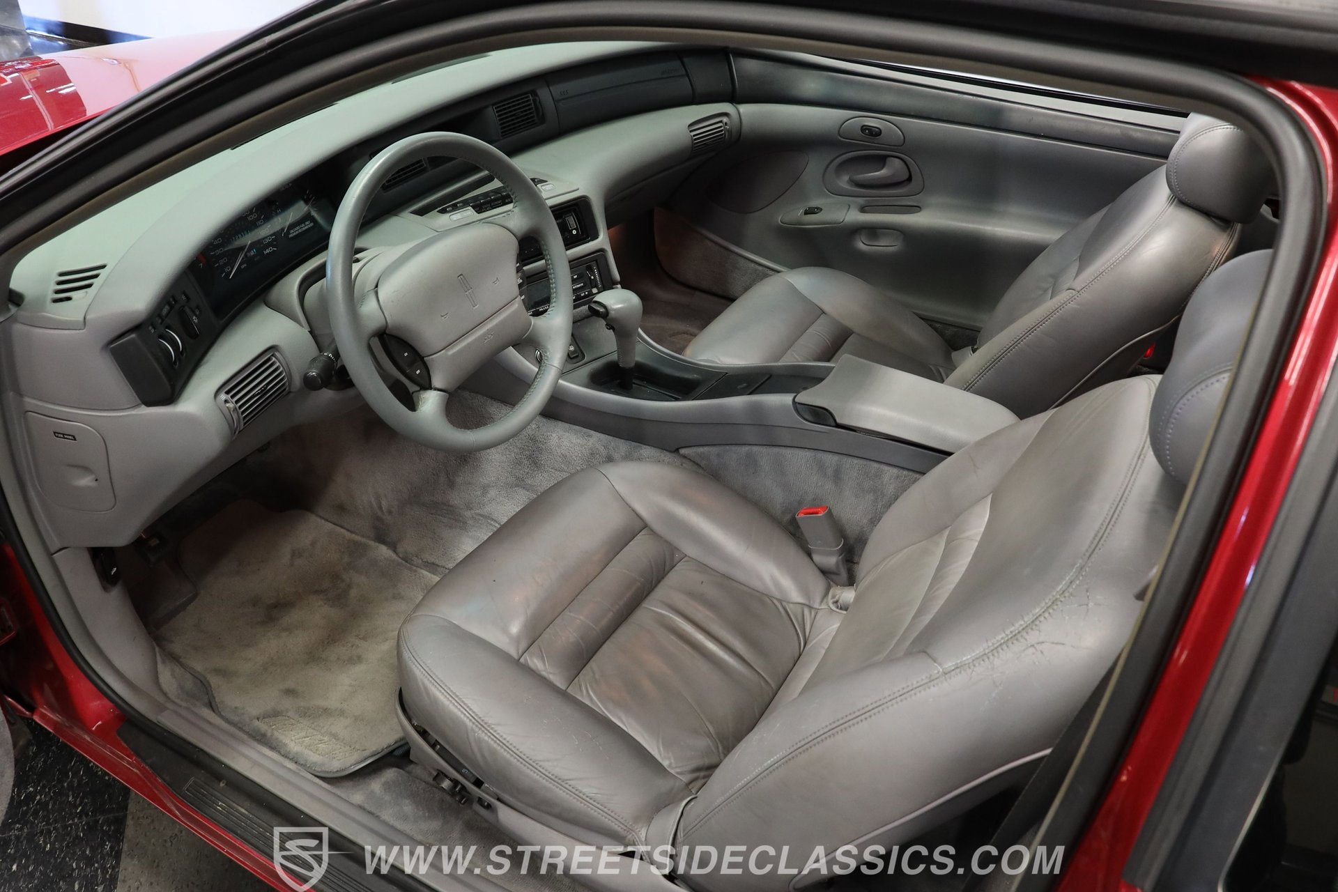 Used 1993 Lincoln Mark VIII image 4