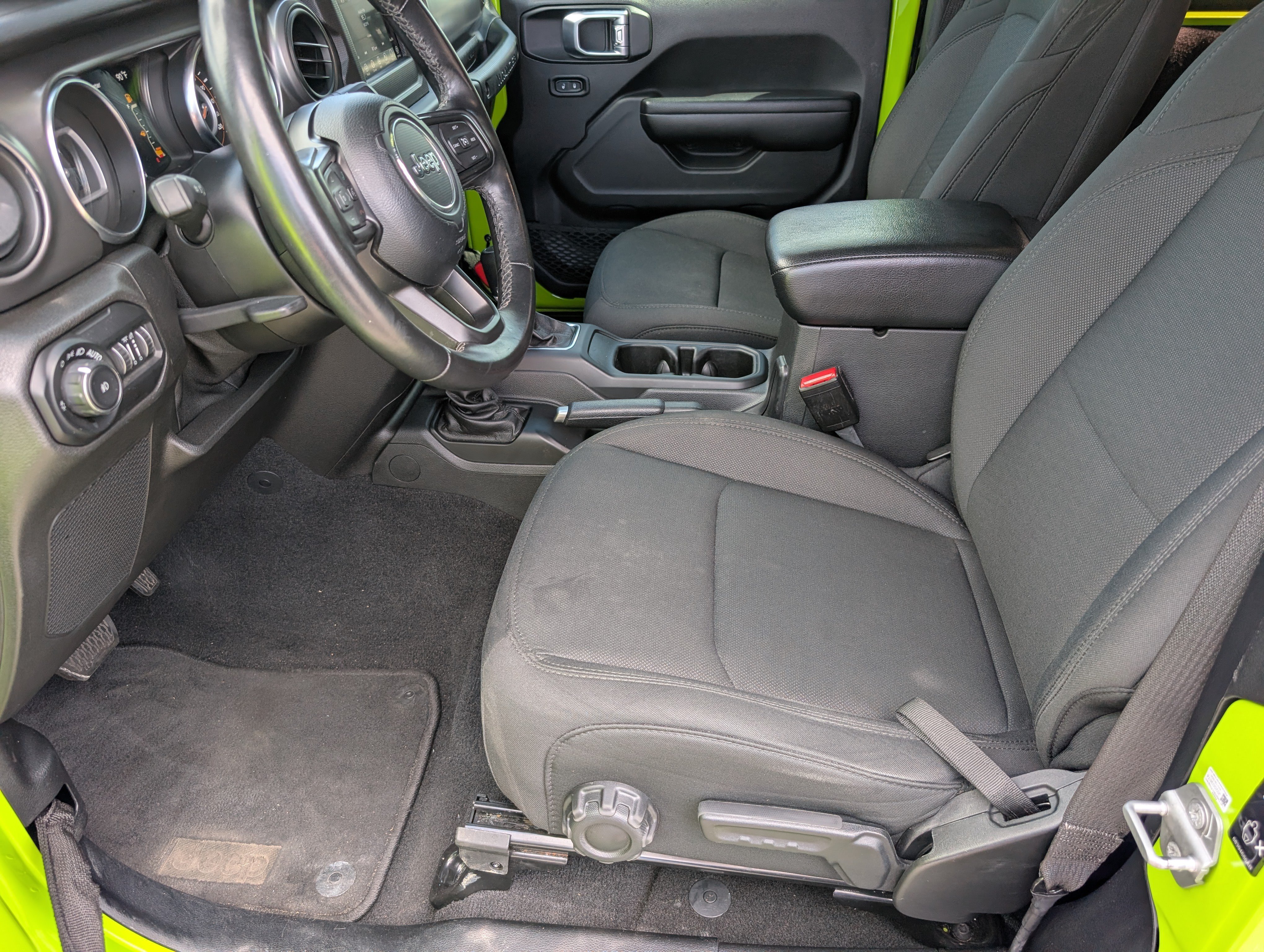Used 2021 Jeep Wrangler Sport AWD/4WD image 13