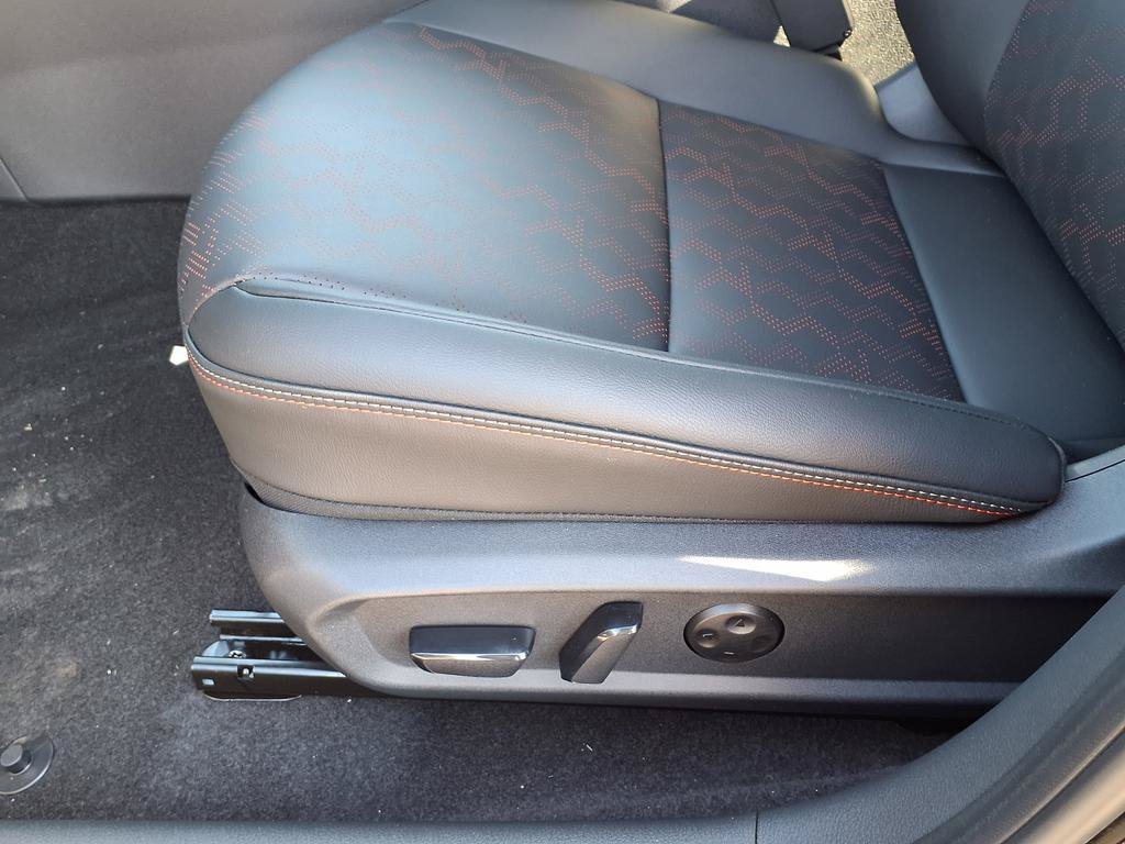 New 2026 Nissan Sentra SR w/ SR Premium Package FWD image 12