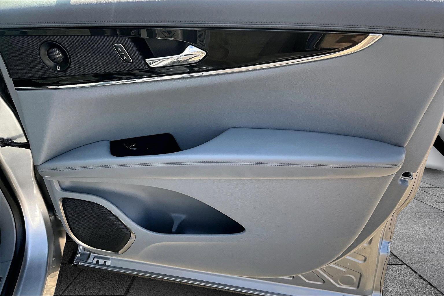 Used 2021 Lincoln Nautilus Reserve image 19