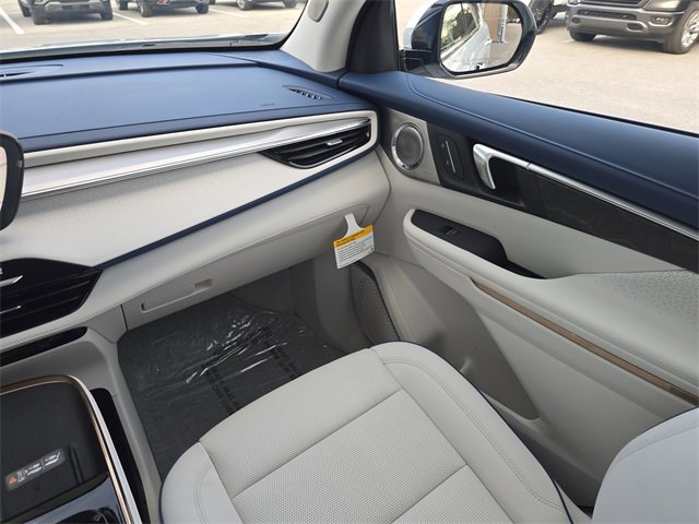 New 2026 Buick Enclave Avenir w/ Super Cruise Package image 15