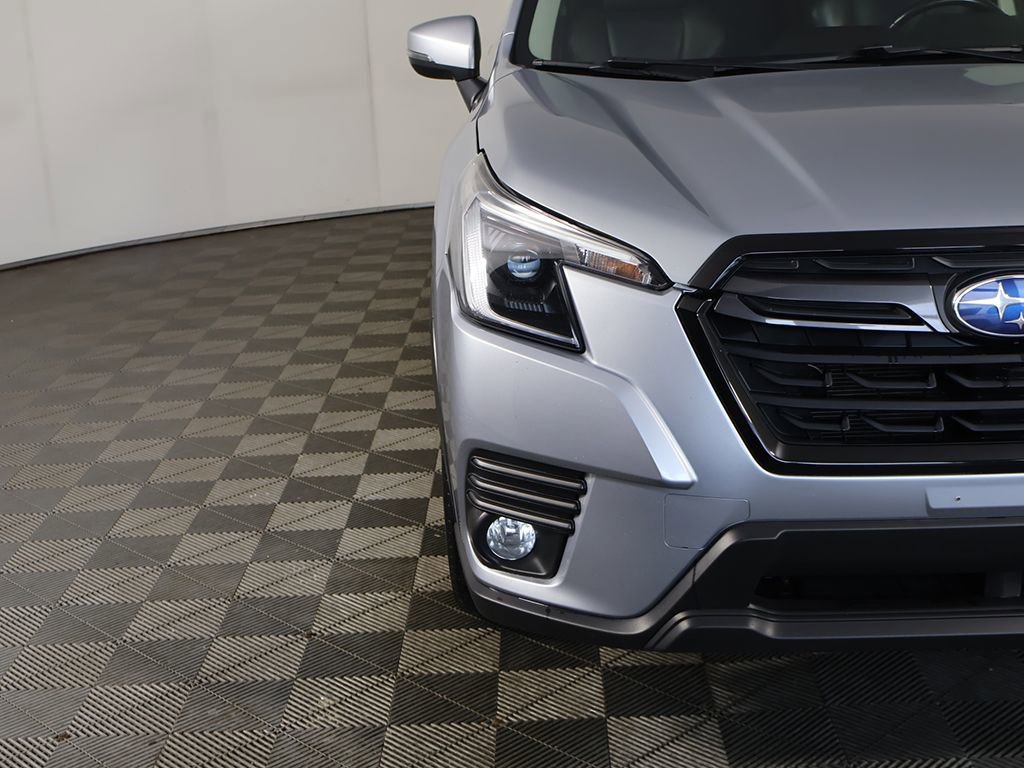 Used 2022 Subaru Forester Limited AWD/4WD image 14