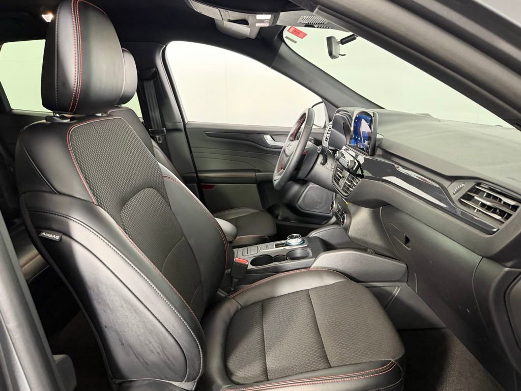 Used 2025 Ford Escape ST-Line AWD/4WD image 29