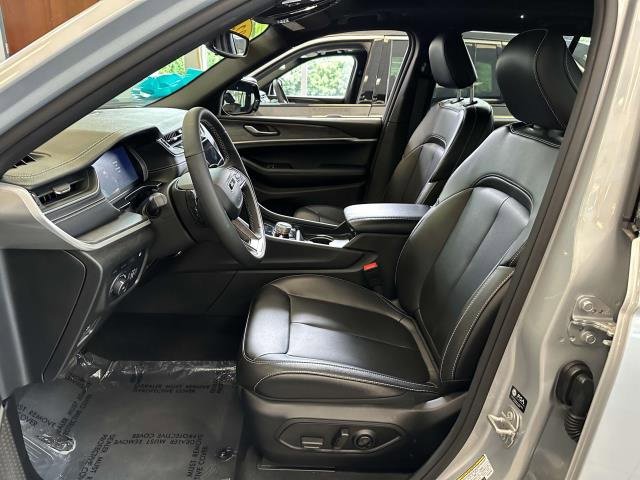 Used 2024 Jeep Grand Cherokee Limited 4xe image 19