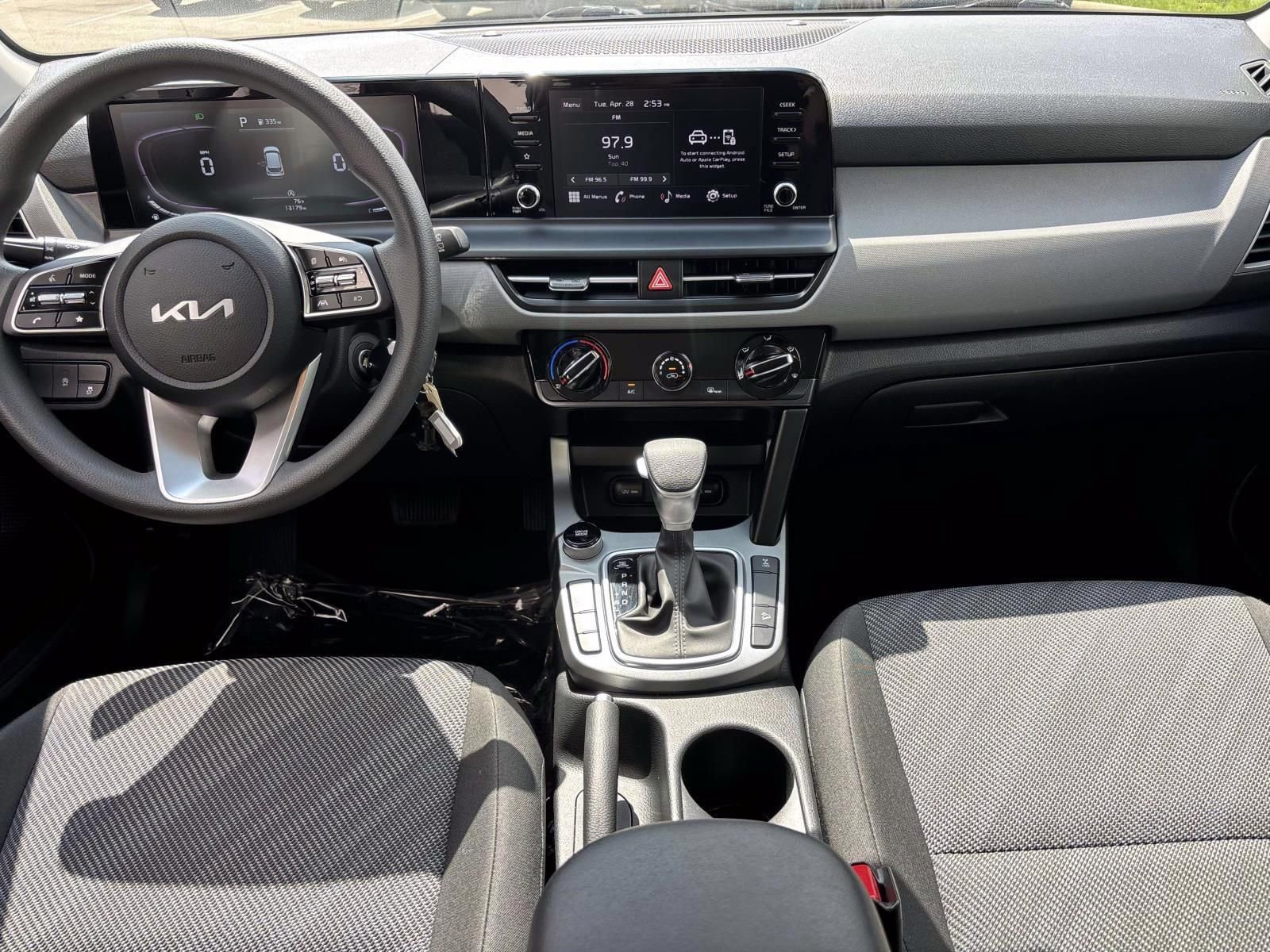 Used 2025 Kia Seltos LX AWD/4WD image 28