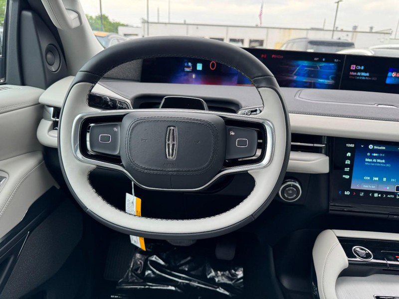 New 2025 Lincoln Navigator L Reserve image 10