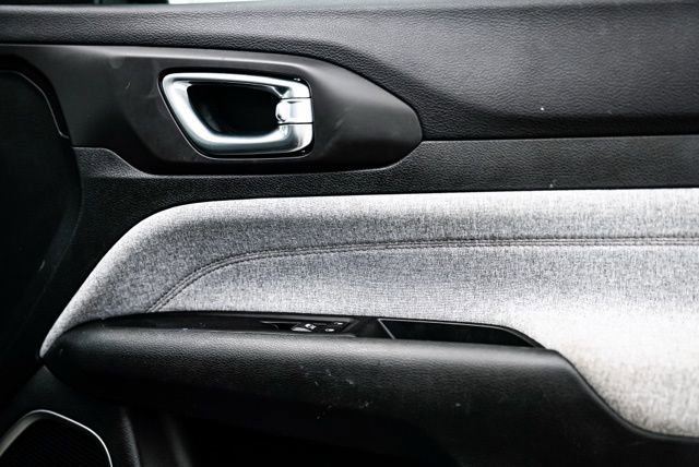 Used 2022 Jeep Compass Latitude w/ Sun and Sound Group image 29