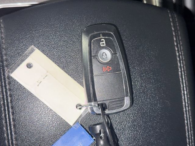 Used 2023 Ford Edge SEL image 30