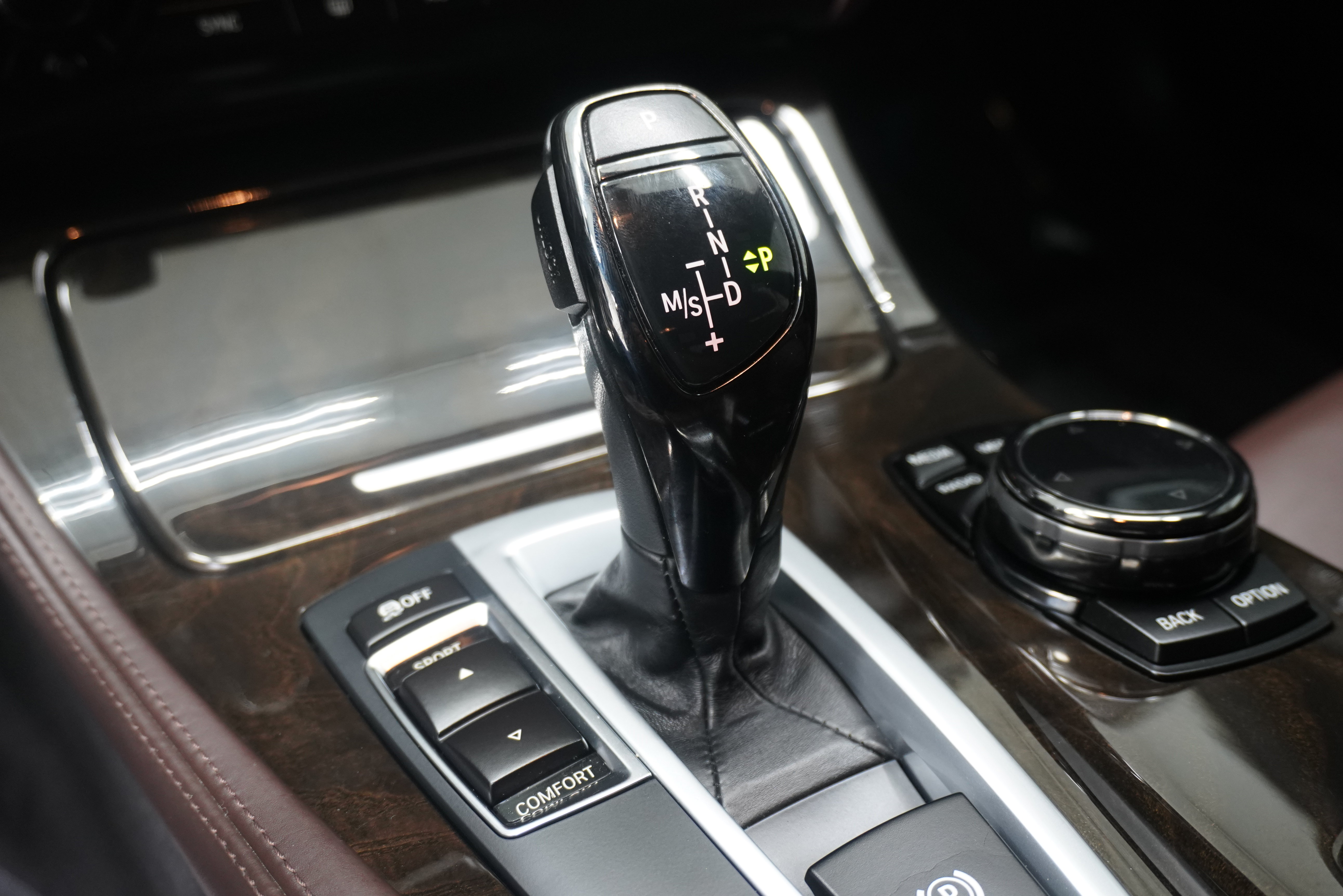 Used 2015 BMW 550i Sedan RWD image 24