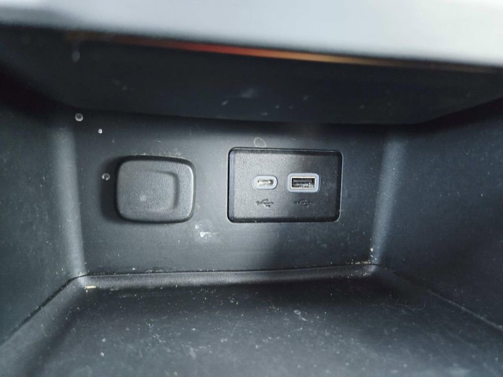 Used 2021 GMC Acadia SLE w/ Driver Convenience Package image 30