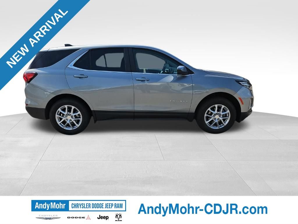Used 2023 Chevrolet Equinox LT w/ Driver Convenience Package AWD/4WD image 2