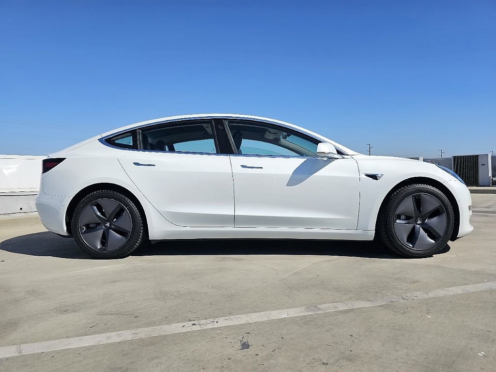 Used 2018 Tesla Model 3 Performance image 9