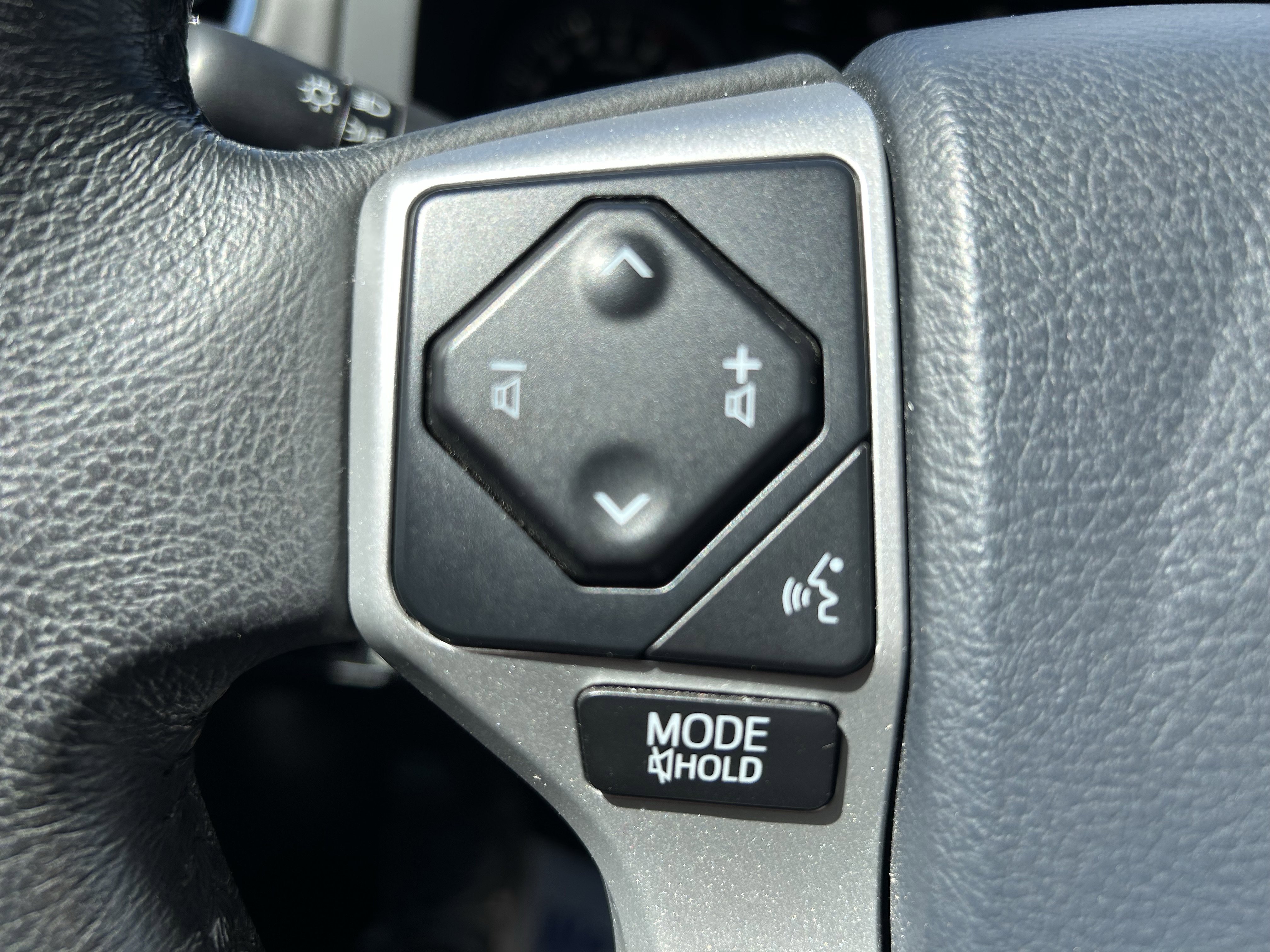 Used 2020 Toyota Tundra Limited w/ Limited Premium Package AWD/4WD image 25
