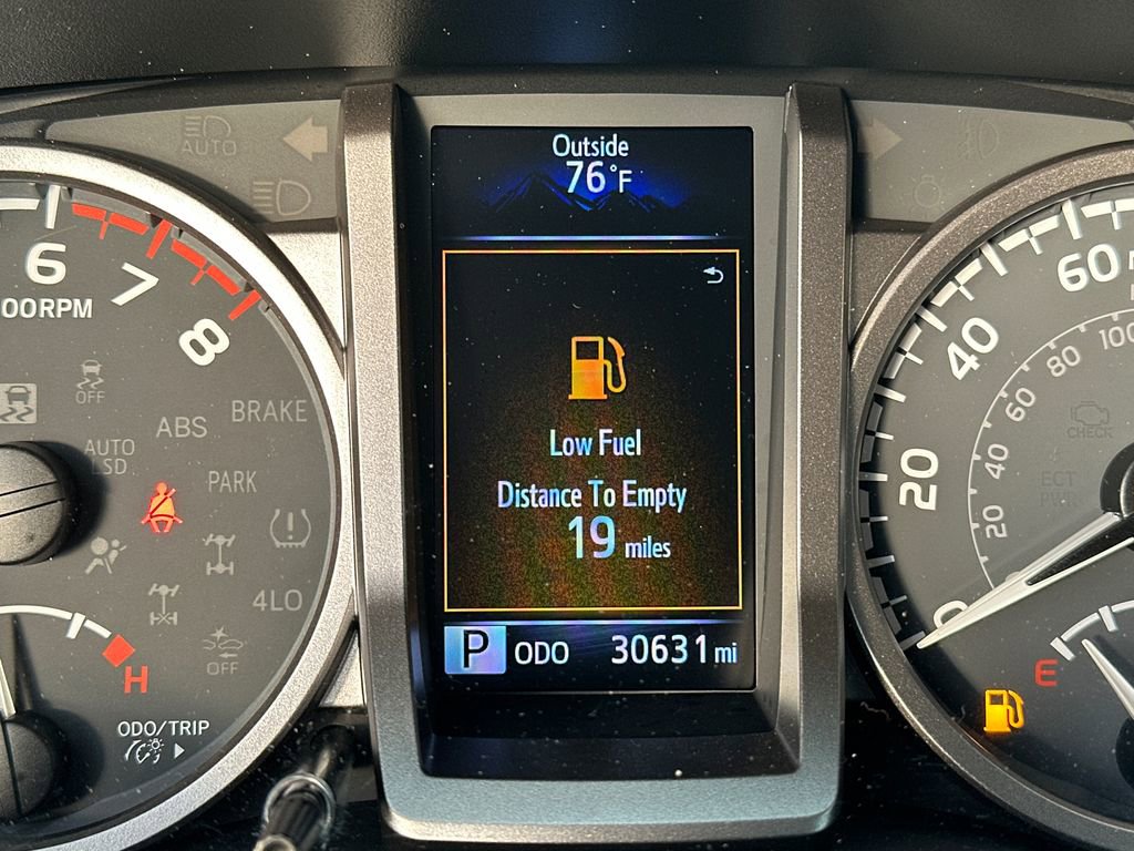 Used 2023 Toyota Tacoma SR5 AWD/4WD image 31