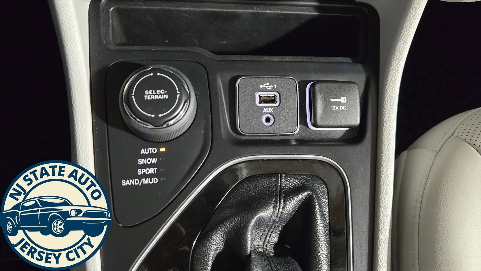 Used 2021 Jeep Cherokee Limited image 19