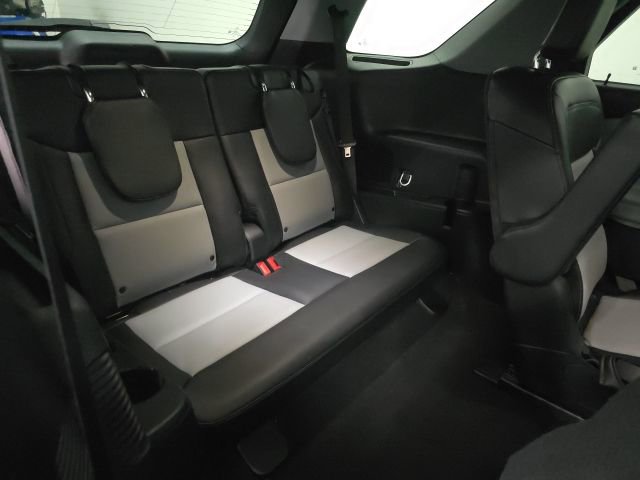 Used 2023 Ford Explorer XLT w/ Equipment Group 202A image 7