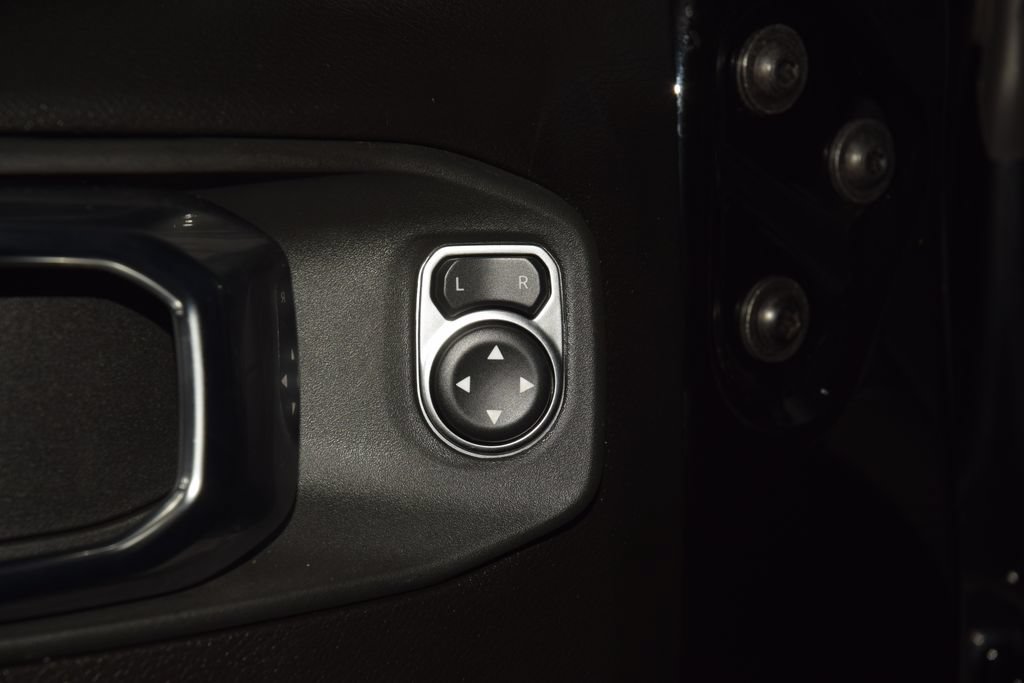 Used 2026 Jeep Gladiator Mojave w/ Safety Group AWD/4WD image 47