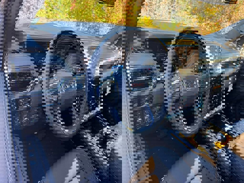 New 2026 GMC Yukon Elevation image 3