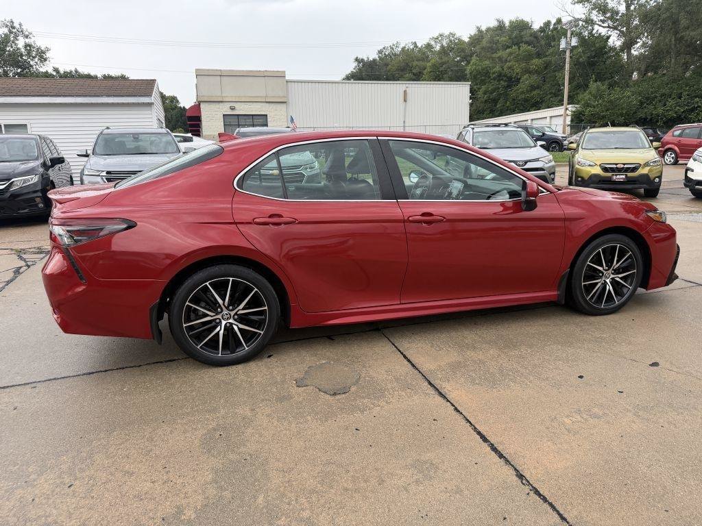 Used 2021 Toyota Camry SE w/ Cold Weather Package AWD/4WD image 7