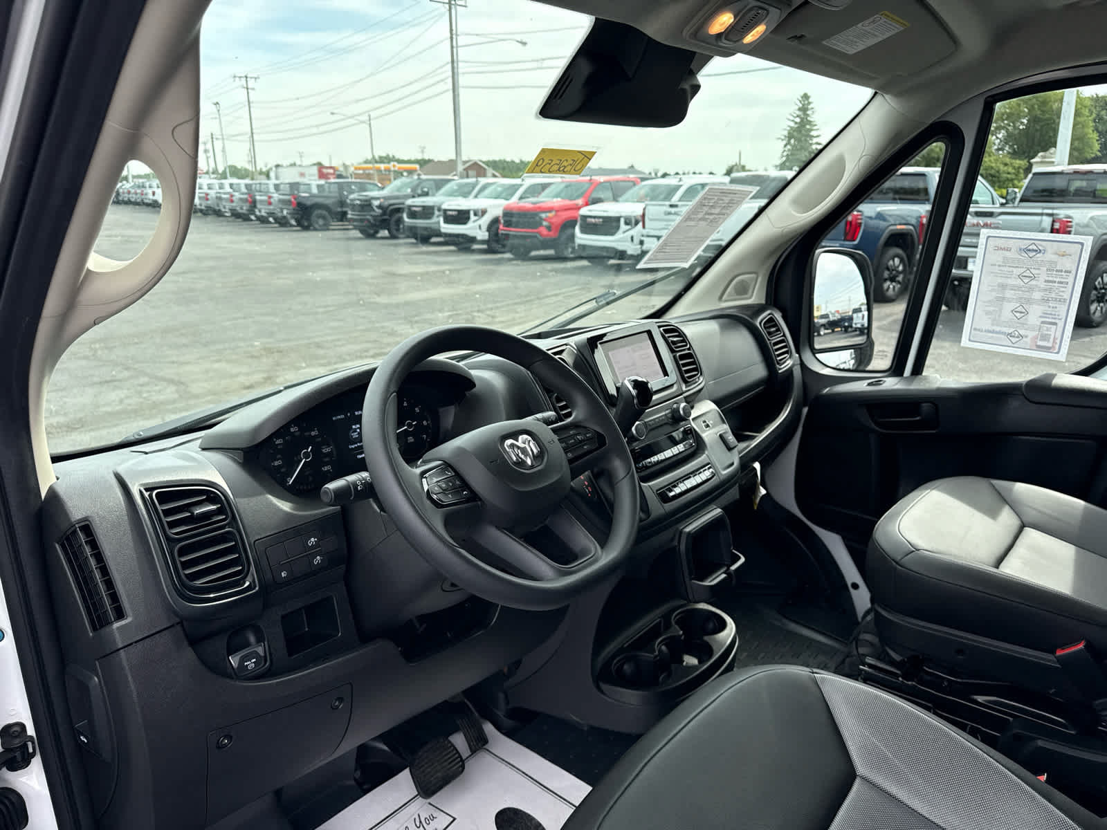 Used 2026 RAM ProMaster 2500 w/ Convenience Group FWD image 12