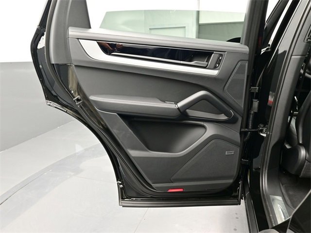 New 2026 Porsche Cayenne S image 8