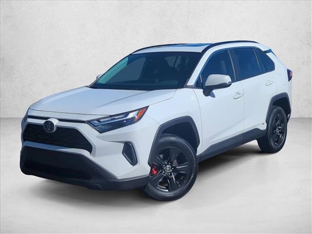 Used 2022 Toyota RAV4 XLE w/ Convenience Package image 1