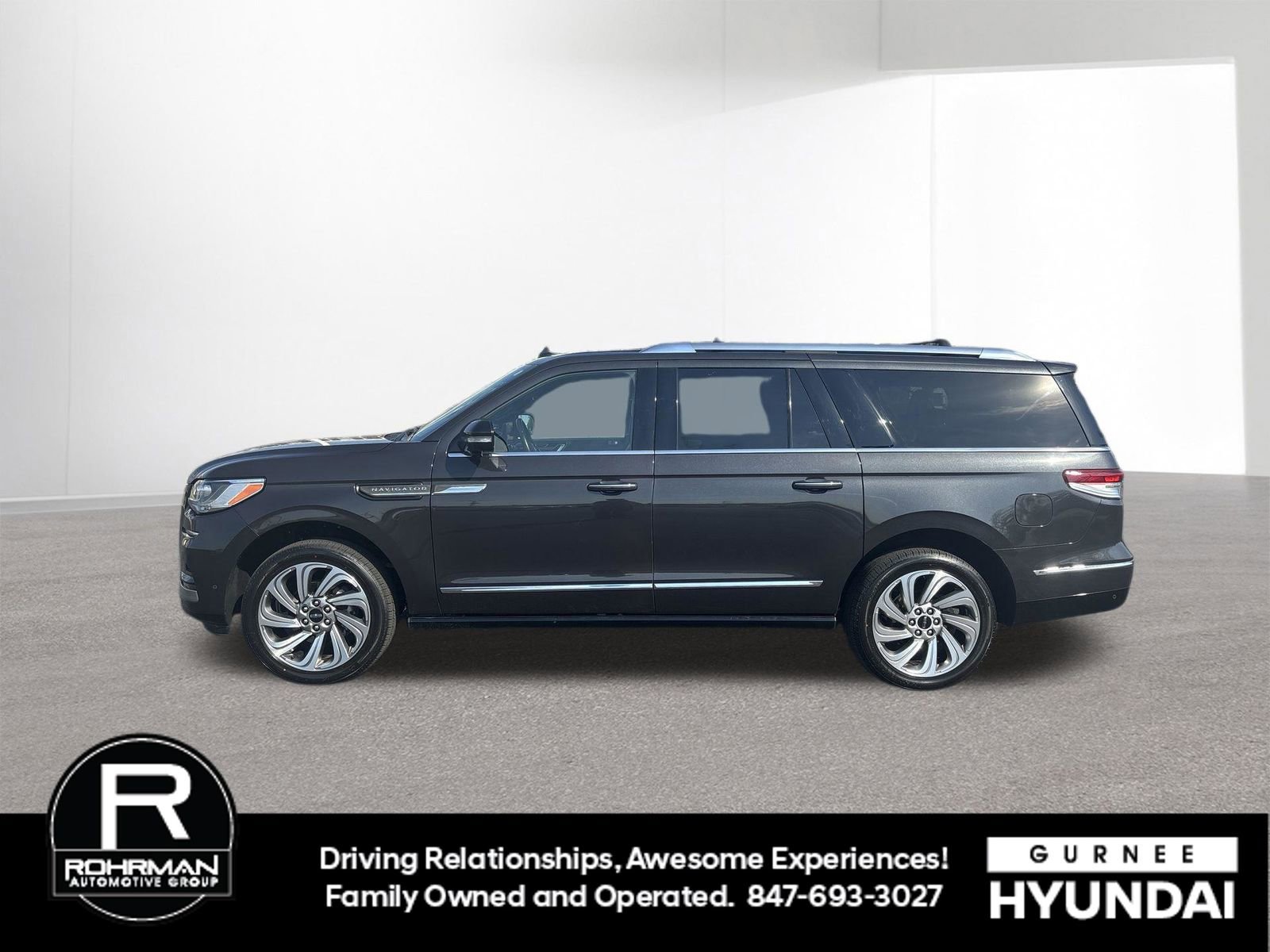 Used 2023 Lincoln Navigator L Reserve image 6