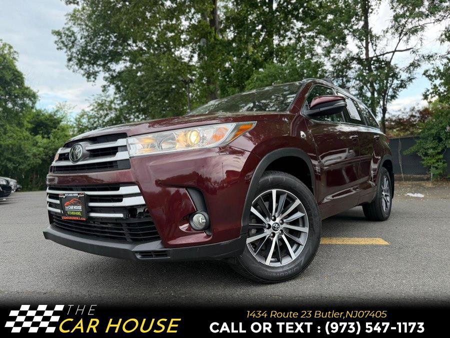 Used 2018 Toyota Highlander XLE w/ Protection Package #3 AWD/4WD image 2