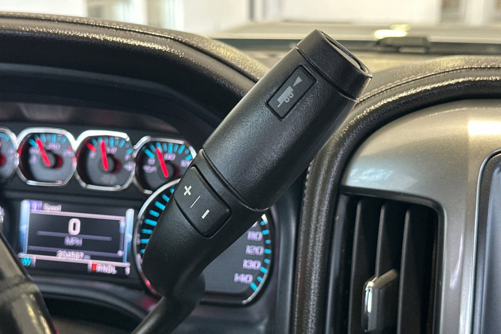 Used 2018 Chevrolet Silverado 2500 LTZ w/ Duramax Plus Package AWD/4WD image 20