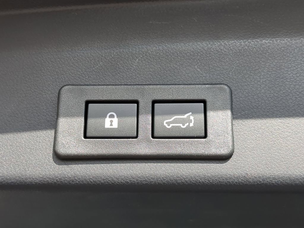 Certified 2026 Subaru Ascent Limited image 10