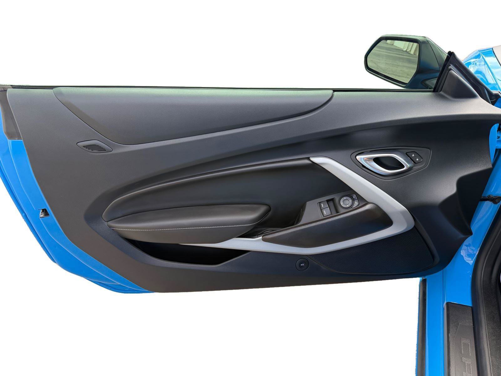 Used 2022 Chevrolet Camaro SS RWD image 9