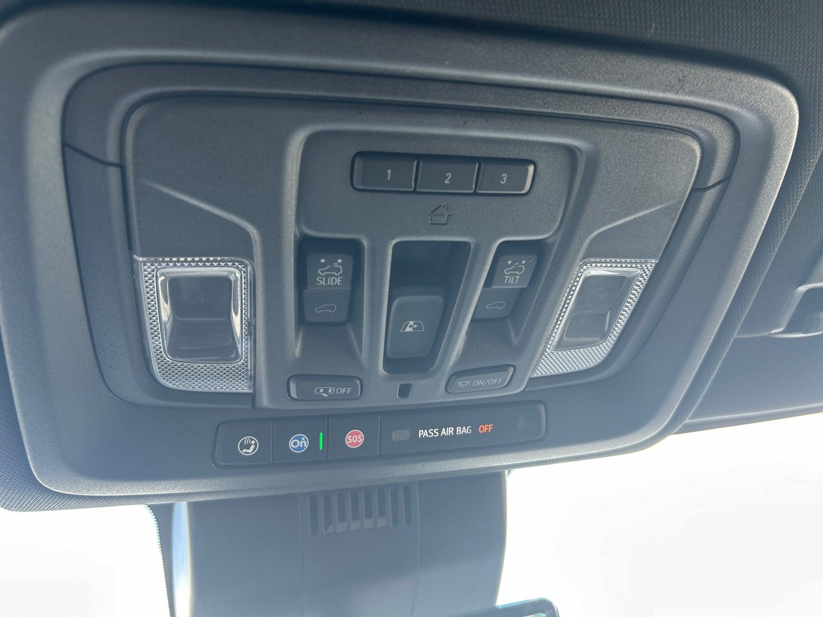 Used 2024 Chevrolet Silverado 1500 ZR2 w/ Technology Package AWD/4WD image 16