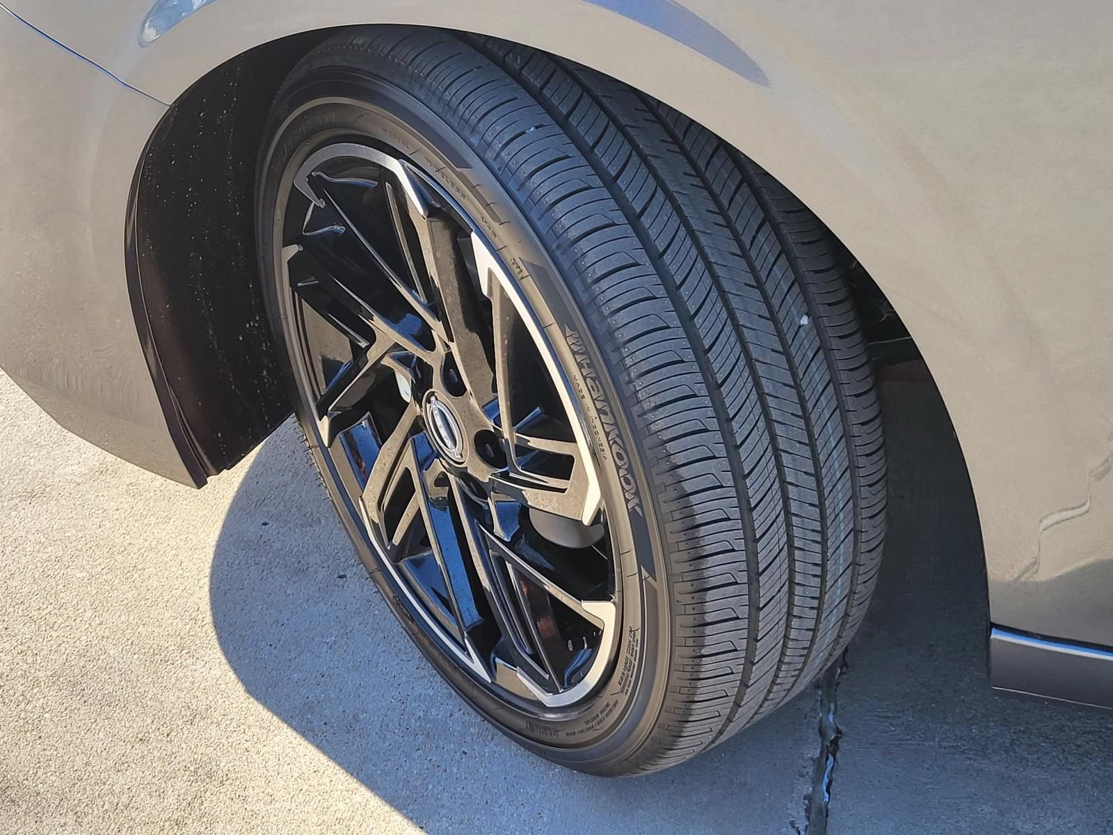New 2026 Nissan Sentra SR w/ SR Premium Package FWD image 11