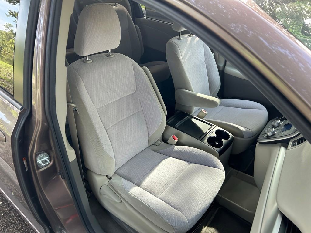 Used 2020 Toyota Sienna LE FWD image 17