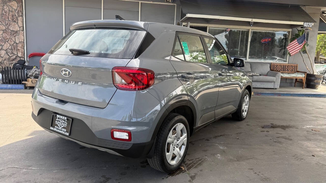 Used 2020 Hyundai Venue SE FWD image 24