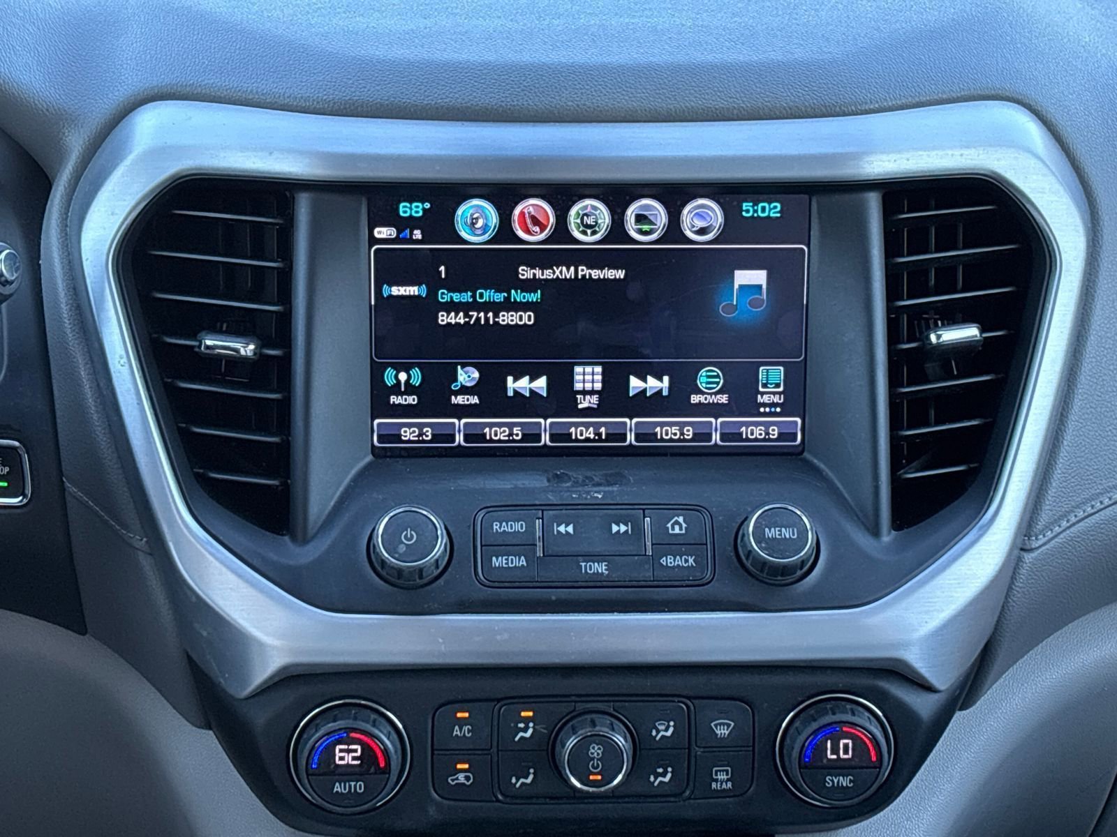 Used 2019 GMC Acadia SLE w/ Driver Alert Package I image 4