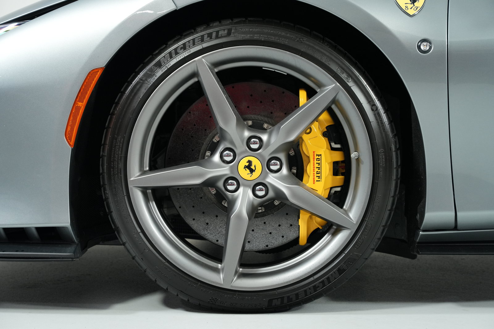 Used 2021 Ferrari F8 Spider RWD image 24