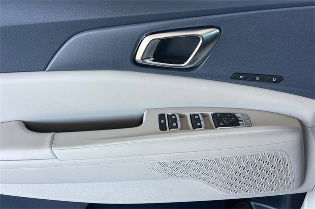 New 2026 Kia Carnival EX image 12