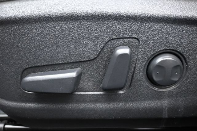 Used 2023 Hyundai Kona Limited FWD image 11