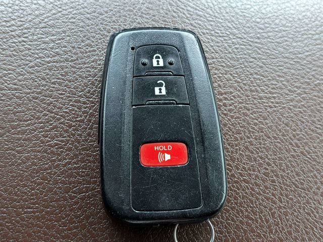 Used 2022 Toyota 4Runner Limited AWD/4WD image 32