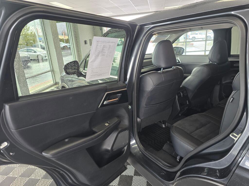 Used 2024 Mitsubishi Outlander SE image 38