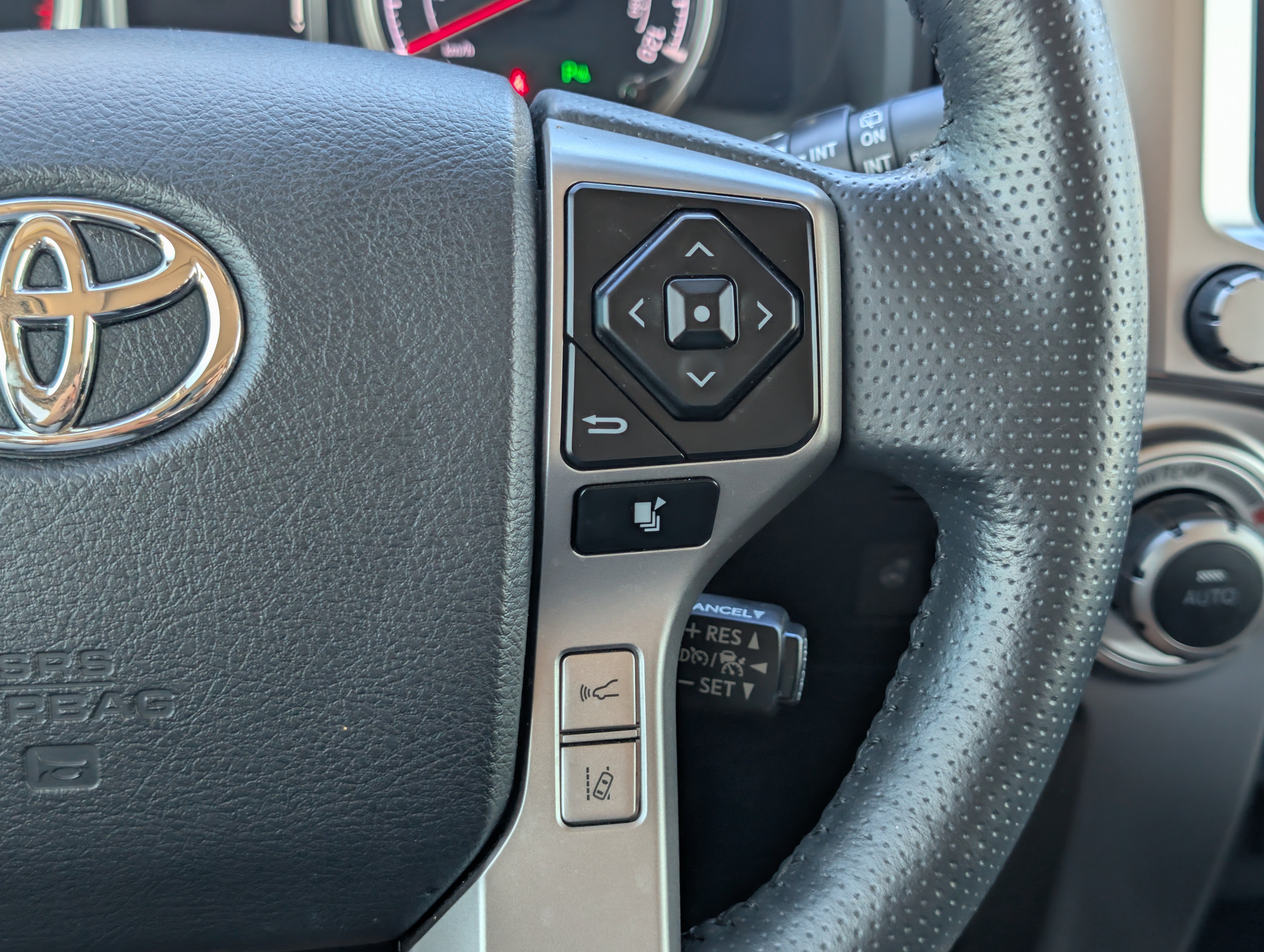 Used 2023 Toyota 4Runner Limited AWD/4WD image 21