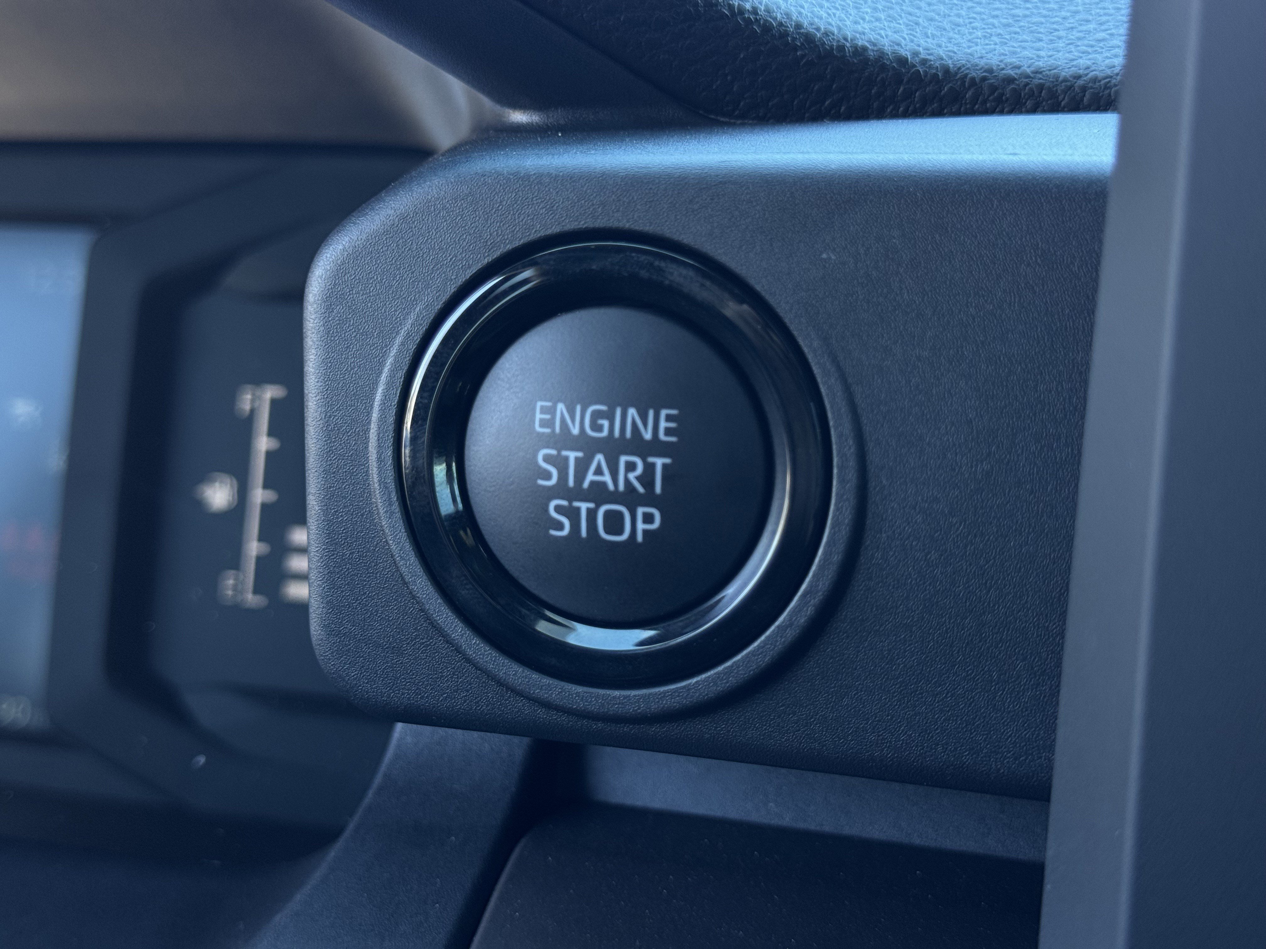 Used 2025 Toyota Tacoma Limited image 21