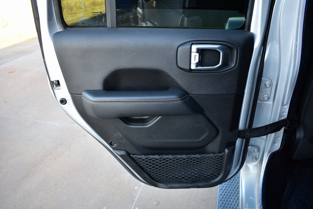 Used 2022 Jeep Wrangler Unlimited Sahara image 19