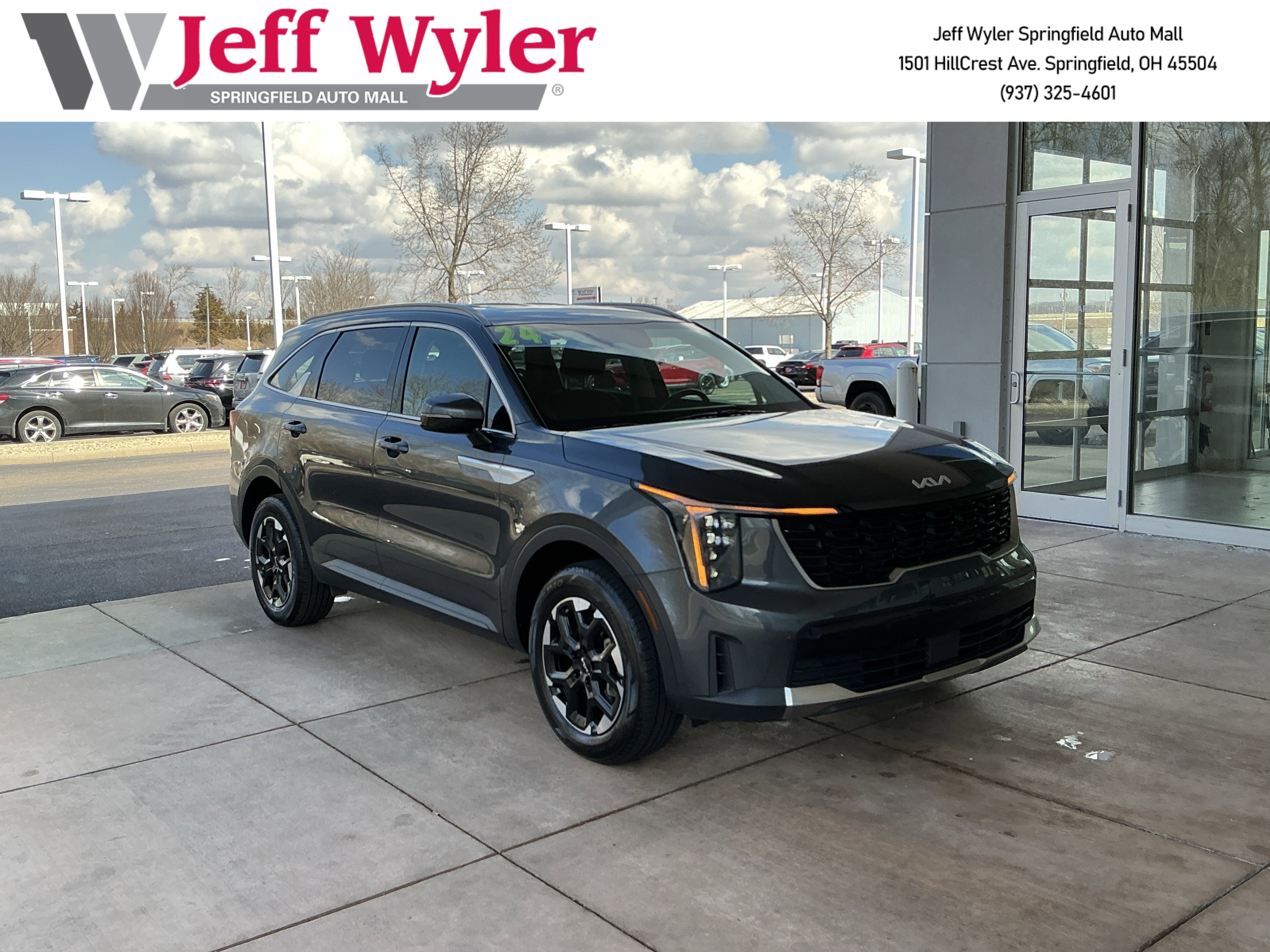 Used 2024 Kia Sorento S image 1