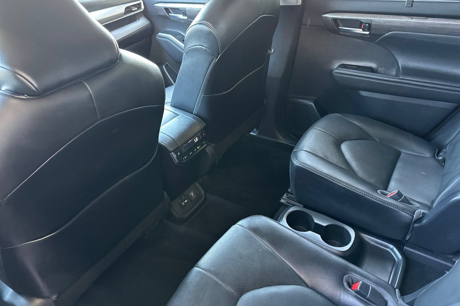 Used 2021 Toyota Highlander Platinum AWD/4WD image 13