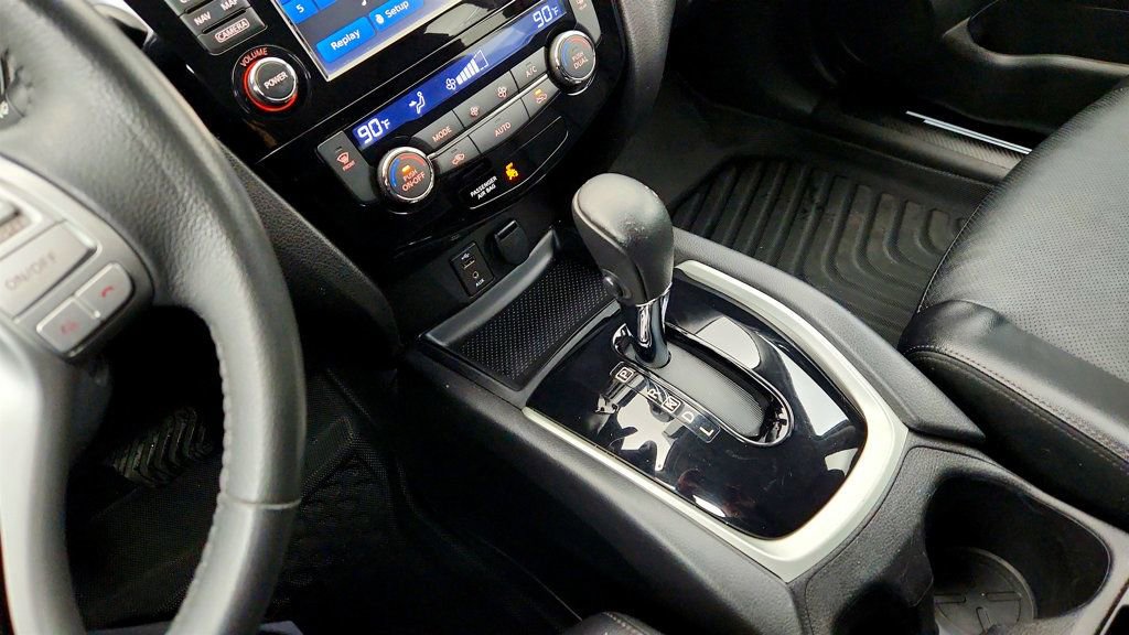 Used 2016 Nissan Rogue SL image 16