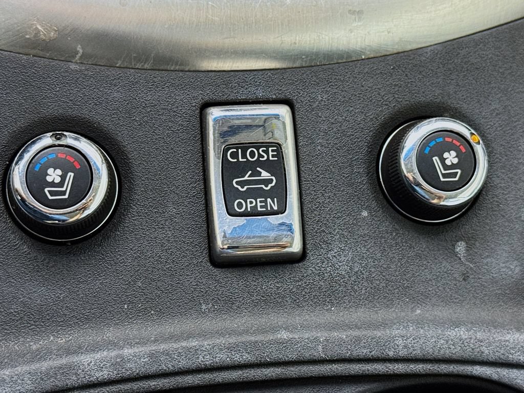Used 2014 INFINITI Q60 Convertible w/ Premium Package RWD image 26