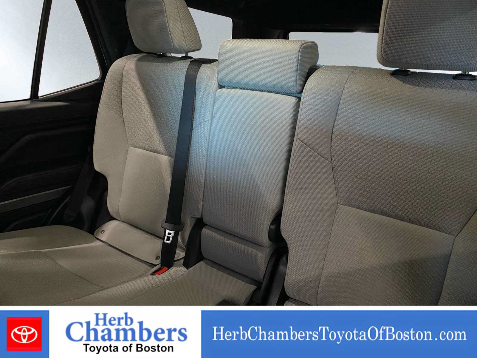 Used 2025 Toyota 4Runner SR5 AWD/4WD image 18